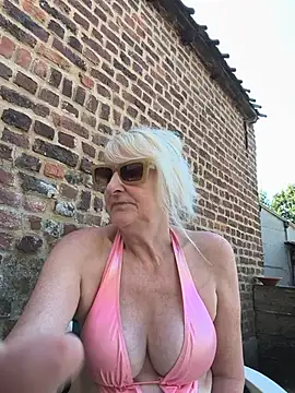 Heidiblueeyes Live XXX-Chat