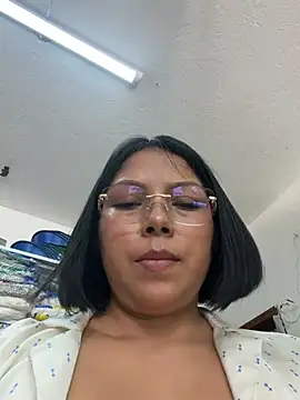 Chatroom XXX en direct de ISABELLA__LUNA