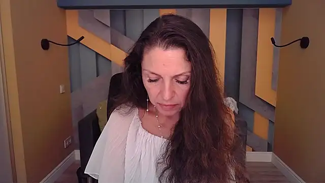Chatroom XXX en direct de EllaLong
