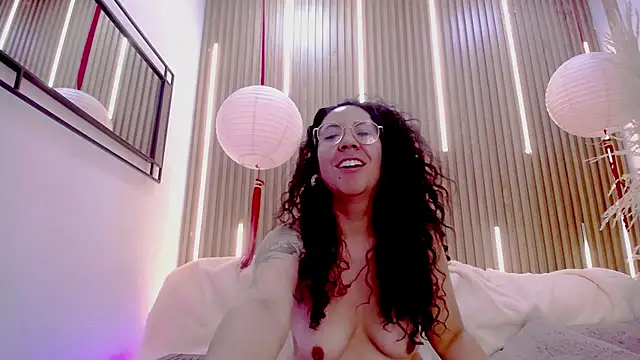 Velvet_Curly: онлайн-секс-чат