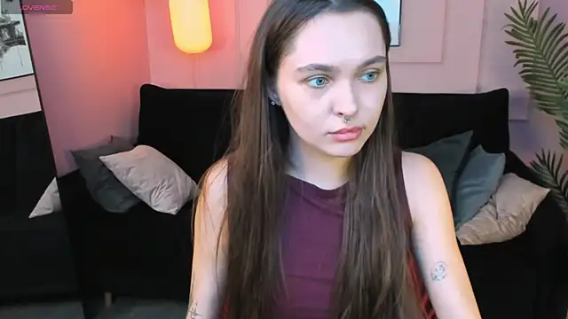 ChloeSunny Adlı Modelin Canlı XXX Sohbeti