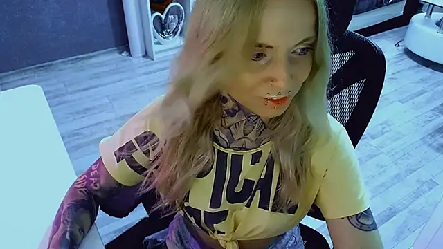 InesGold's Live XXX Chat