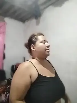 Chat +18 de luunaa_milk ao vivo