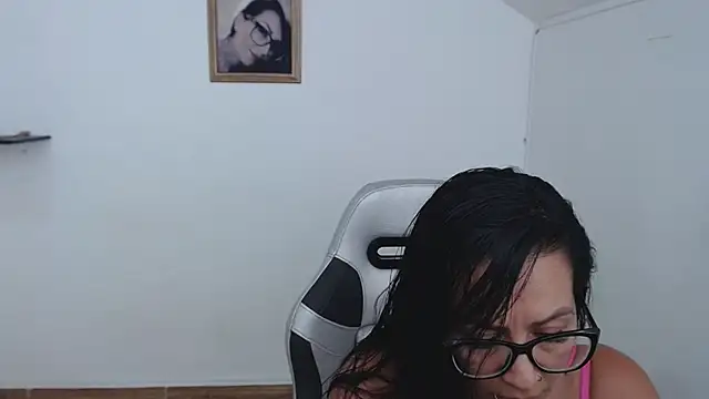 Chat +18 de isabellaobregon2 ao vivo