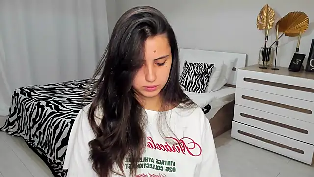 Jasmine_Stewart Chat XXX in diretta