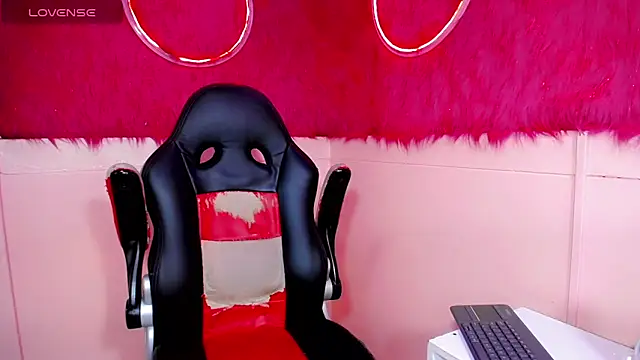 Isabella_Kirk_ Live XXX-Chat