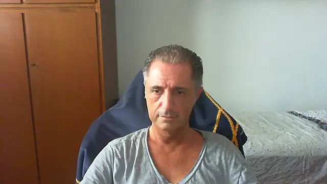 lliuk70mi's Live XXX Chat