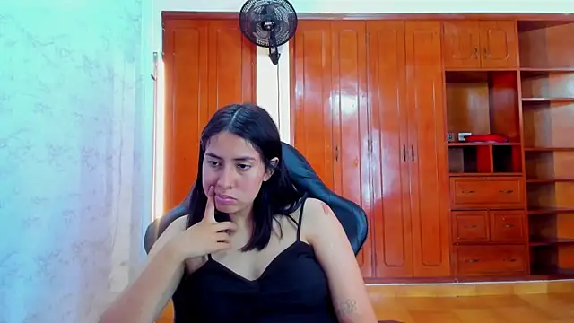 Soffy_and_Emily Webcam Show