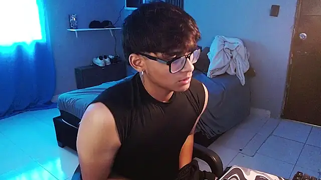 Živý XXX chat Mr_yisuzz