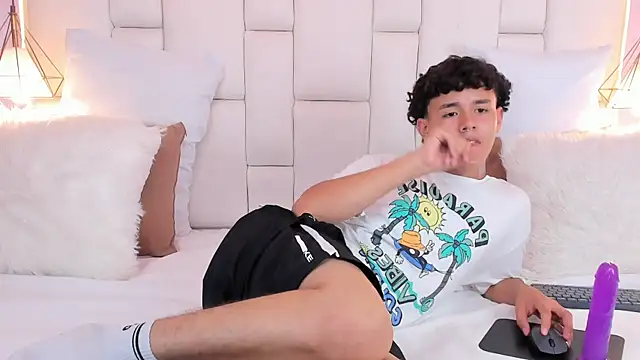 XXX chat uživo modela ZaimRous