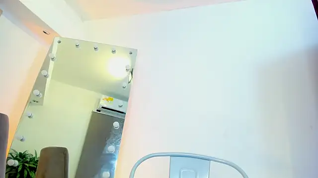 Kiara_Curls XXX чат на живо
