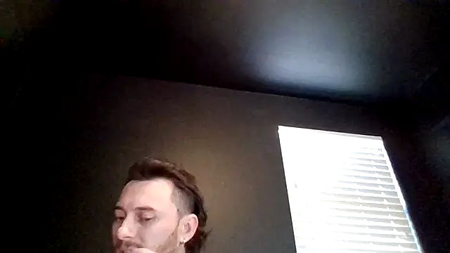 Mikecloudyhawk's Live XXX Chat