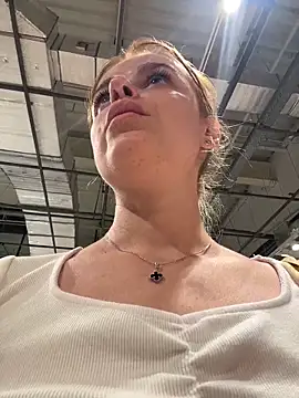 Chat +18 de HarrietDart ao vivo