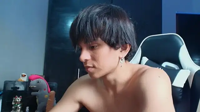 XXX chat uživo modela raikougame