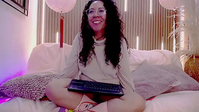 Velvet_Curly XXX чат на живо