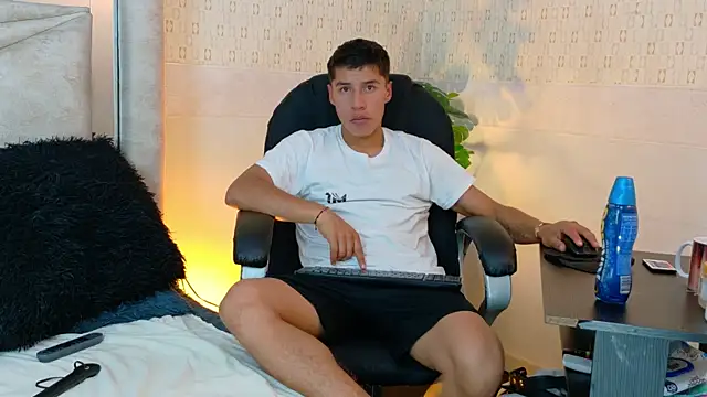 AlexAndAlbert Live XXX-chat