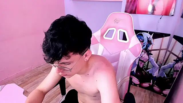 Chat +18 de AngeloBocellii ao vivo