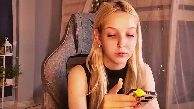 MaoqiBeverly's Live XXX Chat
