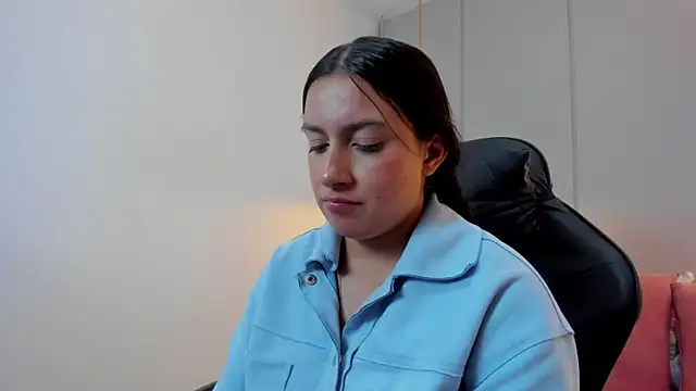 kira_relish's Live XXX Chat