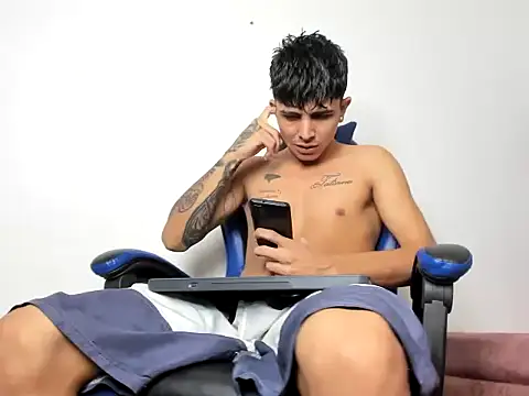 XXX chat uživo modela MaikDEMON_