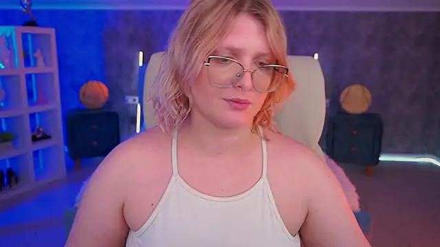 XXX chat uživo modela CoolTatis