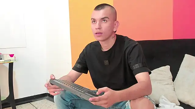 Rowan_CleyのライブXXXチャット