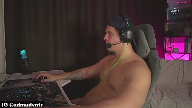 Rus_adventure7's Live XXX Chat