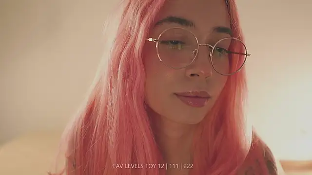 צ'אט XXX בשידור חי של dearnina_