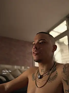 Chat +18 de AlphaMasterXxx ao vivo