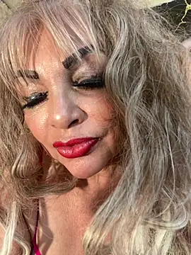 scarlett_sexx69 Adlı Modelin Canlı XXX Sohbeti