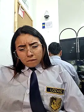 Chat +18 de Angela__05 ao vivo