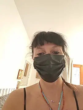 Dayana2022 即時 XXX 聊天