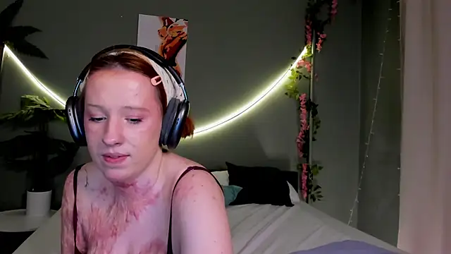 Maya_foxy Chat XXX in diretta