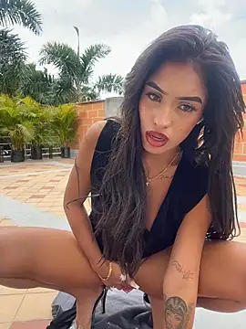 MystiqueXXX Show in webcam