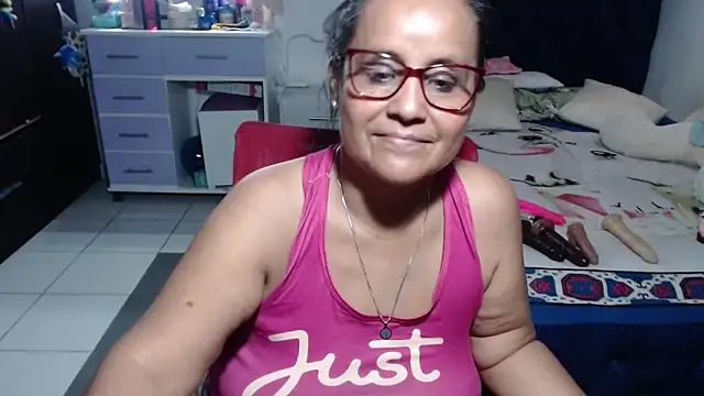 pervert_mommy_'s Live XXX Chat