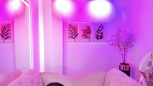 Czat XXX na żywo – Maddie_T18