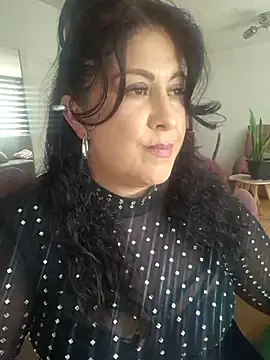 แชท XXX สดของ CurvyFireLatina