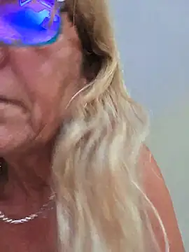 HotWifeLyn68 – Live XXX-chat