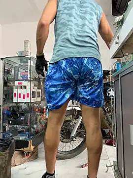 Paul22cm- Chat XXX in diretta
