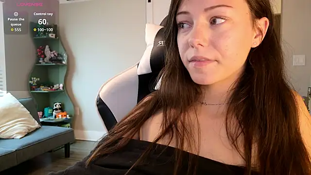 lilbbyily webcam show