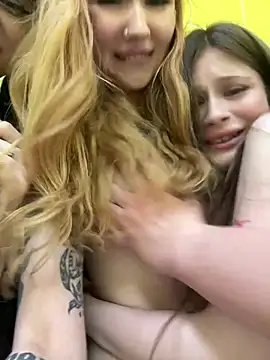 KnockKnock-'s Live XXX Chat
