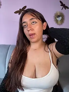 Im_Luuu Adlı Modelin Canlı XXX Sohbeti