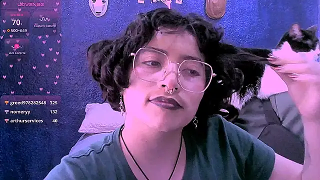 NinaYellow's Live XXX Chat