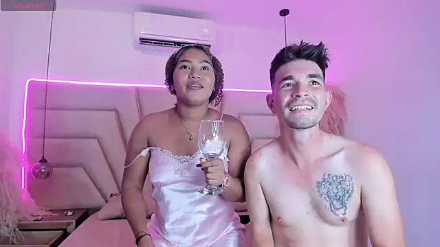 Luna_and_Axelln Live XXX chat