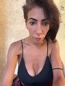 Yasmiinee 라이브 XXX 채팅