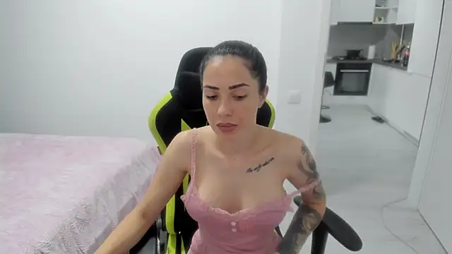 Emmapmg Chat XXX live