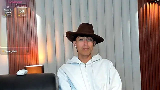 XXX chat uživo modela myke_tucker
