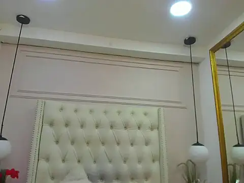 MiiaRestrepo live XXX chat