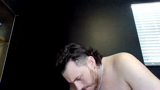 Czat XXX na żywo – Mikecloudyhawk