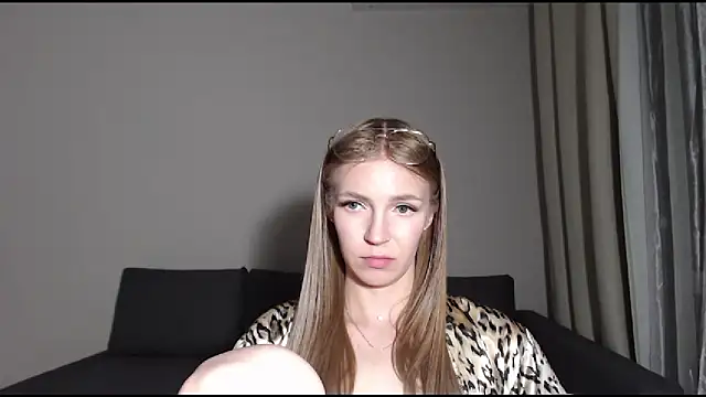 HitGyrln Live XXX chat